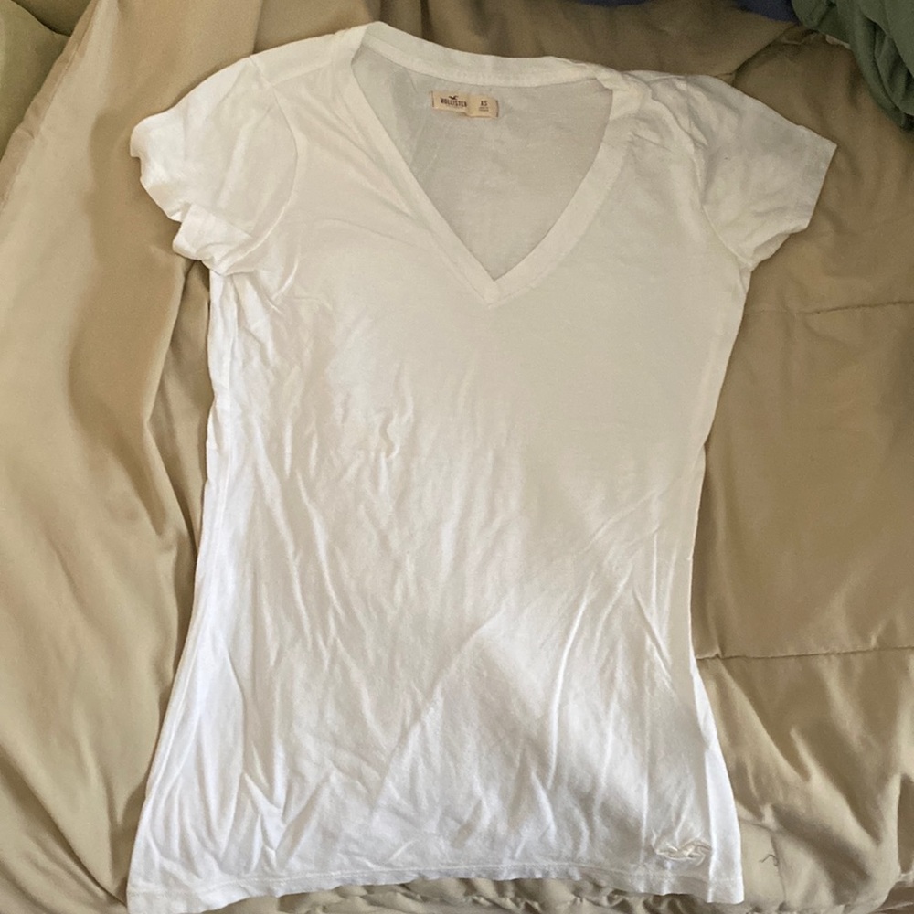 Hollister tee